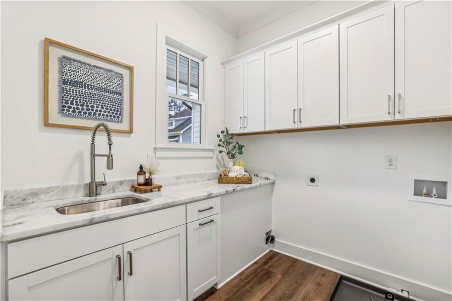 Furnished interior view inside a new home in , Dawsonville (Image 41).