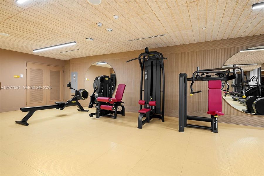 Community amenities in , Miami (Image 33).