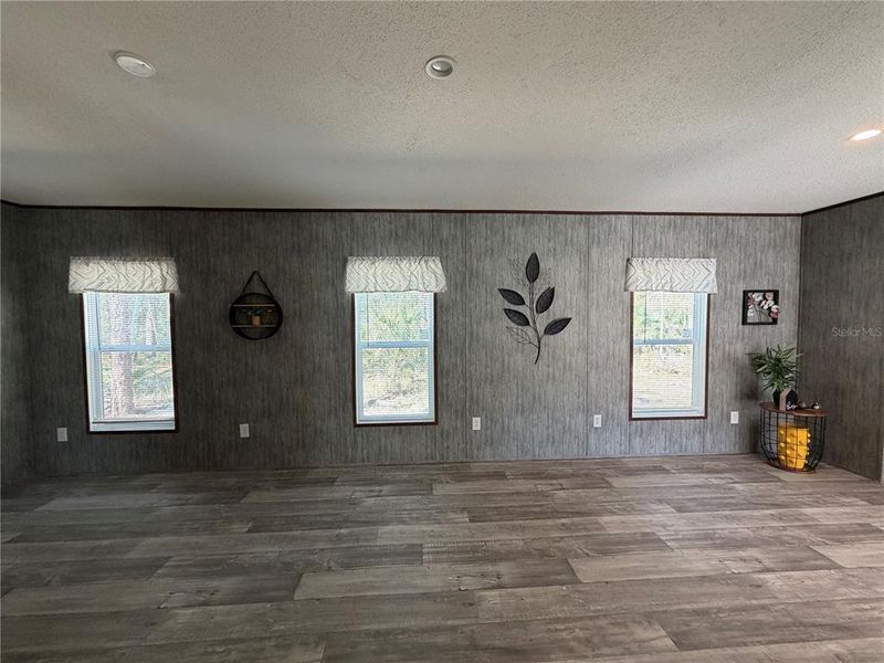 Spacious, unfurnished interior of a new home in , Crystal River (Image 17).