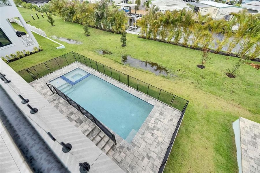 Exterior details and patio area of a home in , Apollo Beach (Image 43).