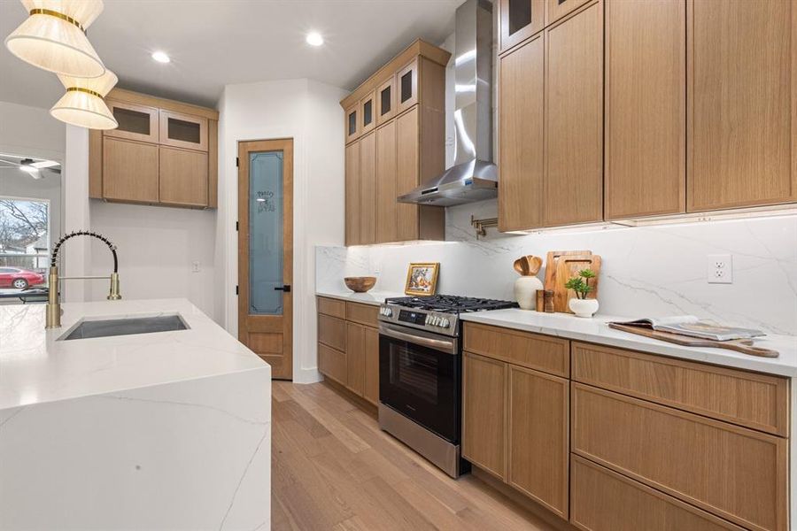 Furnished interior view inside a new home in , Dallas (Image 11).