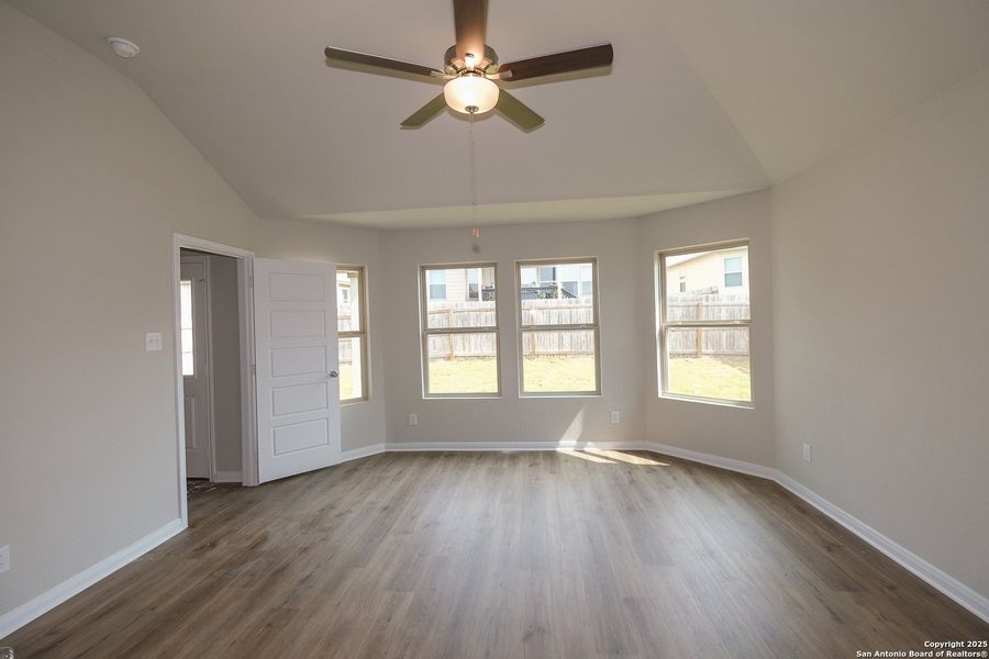 Spacious, unfurnished interior of a new home in Greenspoint Heights, Seguin (Image 29).
