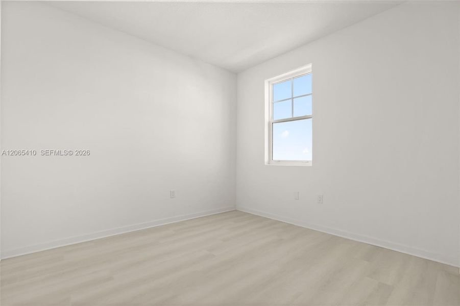 Spacious, unfurnished interior of a new home in , Orlando (Image 32).