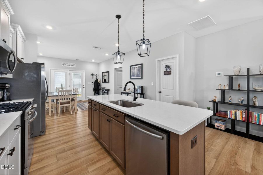 43_11-66-blue-iris-kitchen