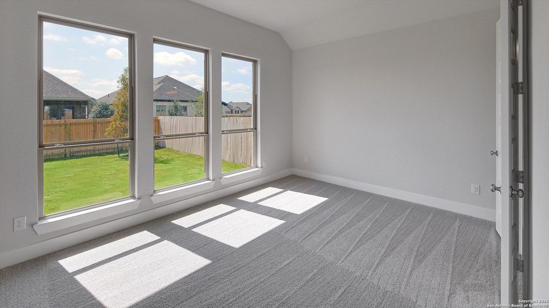 Spacious, unfurnished interior of a new home in Kallison Ranch 45', San Antonio (Image 14).