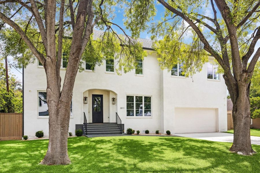 Front exterior of a new home in , Houston, TX, highlighting curb appeal (Image 25).