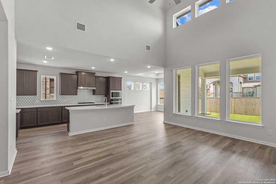 Image 36 of a home in Mayfair 50'.