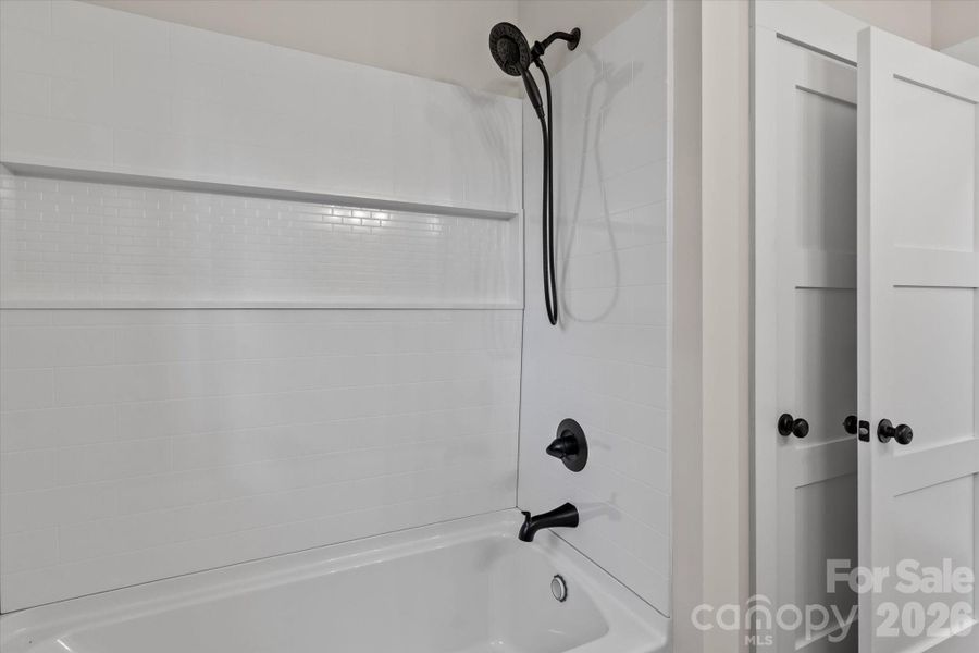 Hall Bath w/Linen Closet Hall Bath w/Linen Closet