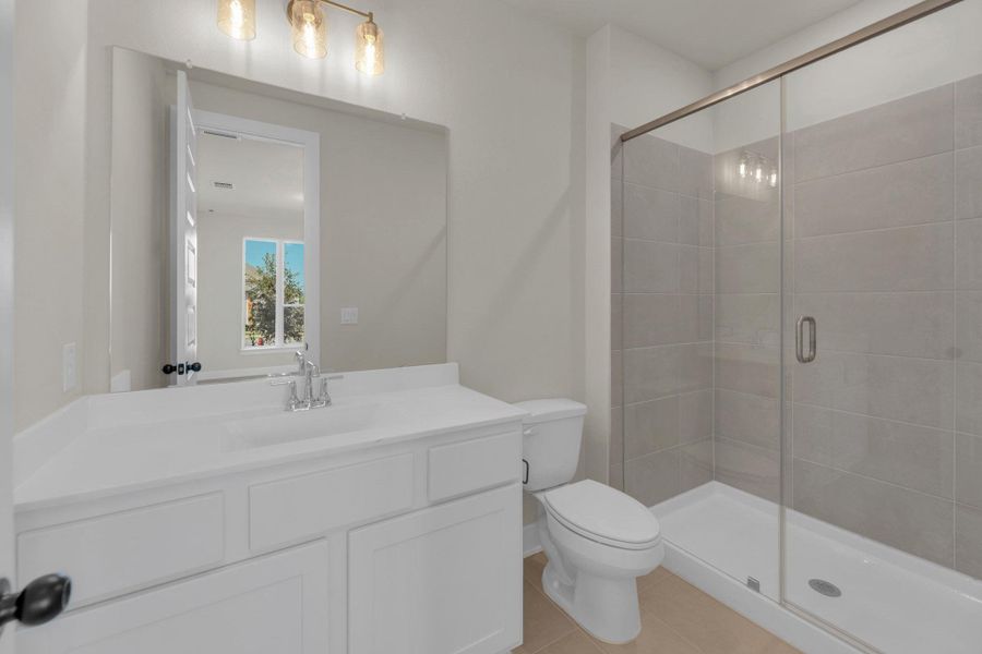 Representative image. Features, selections and colors may vary.