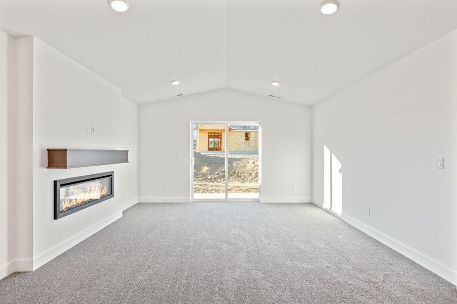 Spacious, unfurnished interior of a new home in Feather Ridge, Redmond (Image 9). Spacious, unfurnished interior of a new home in Feather Ridge, Redmond (Image 9).