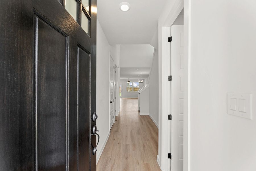 Spacious, unfurnished interior of a new home in Veranda Designer, San Antonio (Image 17).