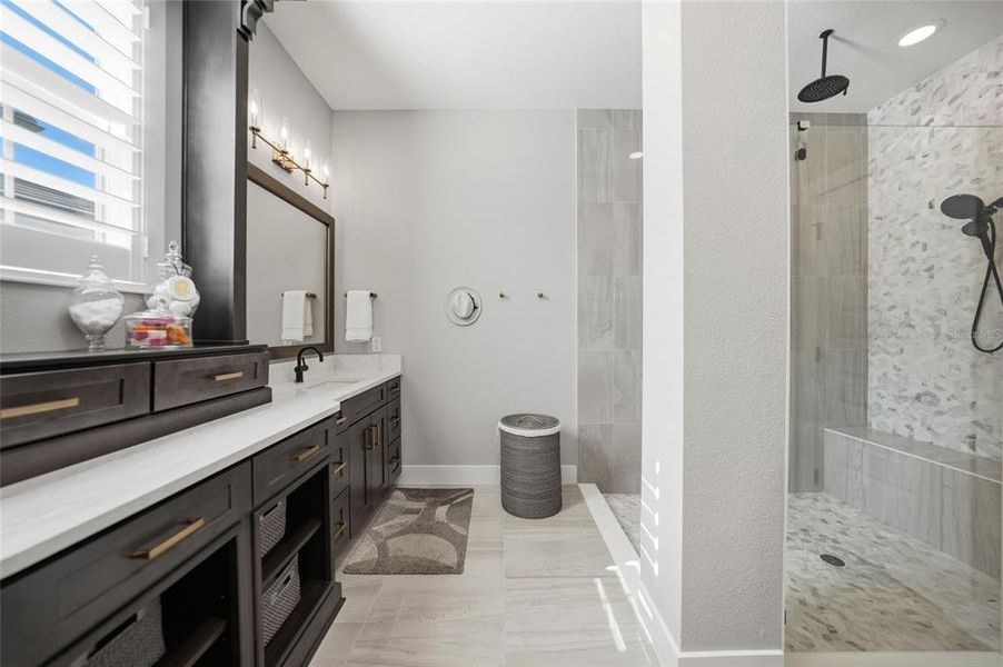 Furnished interior view inside a new home in , Venice (Image 41).