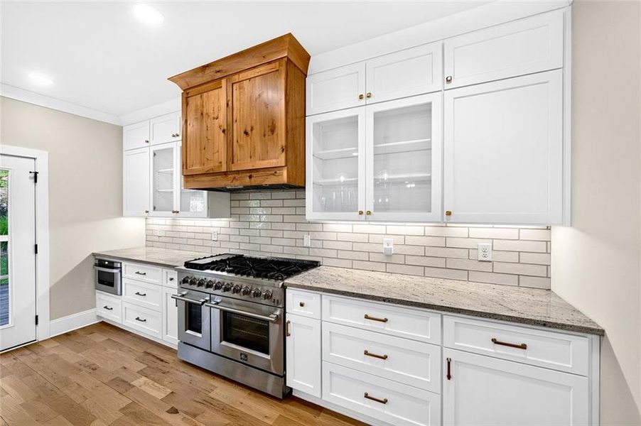 Furnished interior view inside a new home in , Bishop (Image 15).