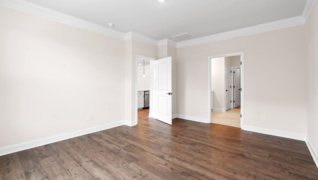 Representative unfurnished interior of a home built from the ROBINSON by D.R. Horton in Seven Oaks, Greenwood (Image 21).