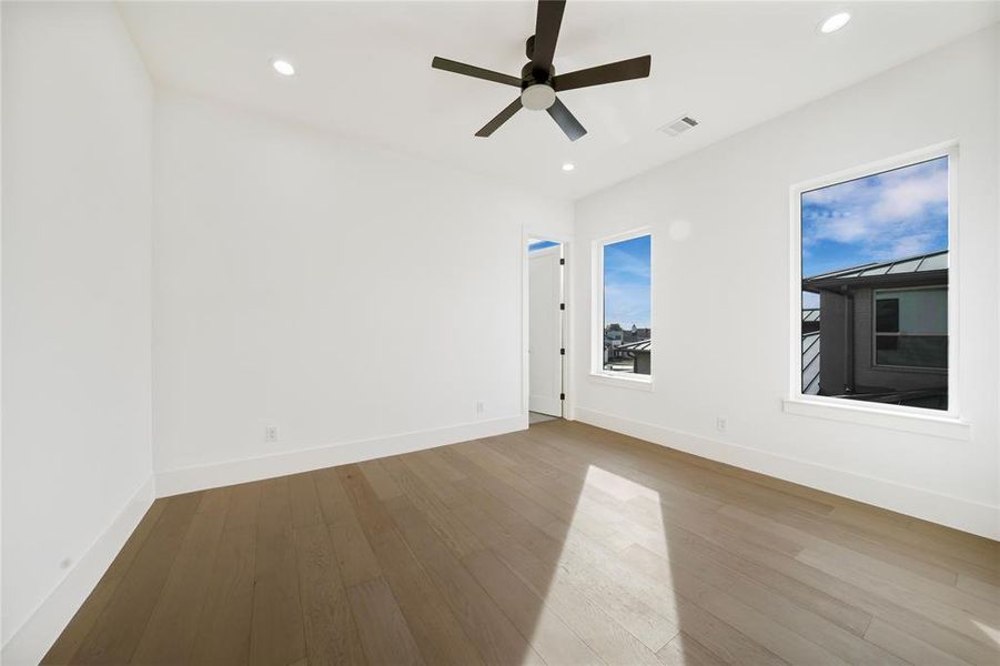 Spacious, unfurnished interior of a new home in , Heath (Image 23).