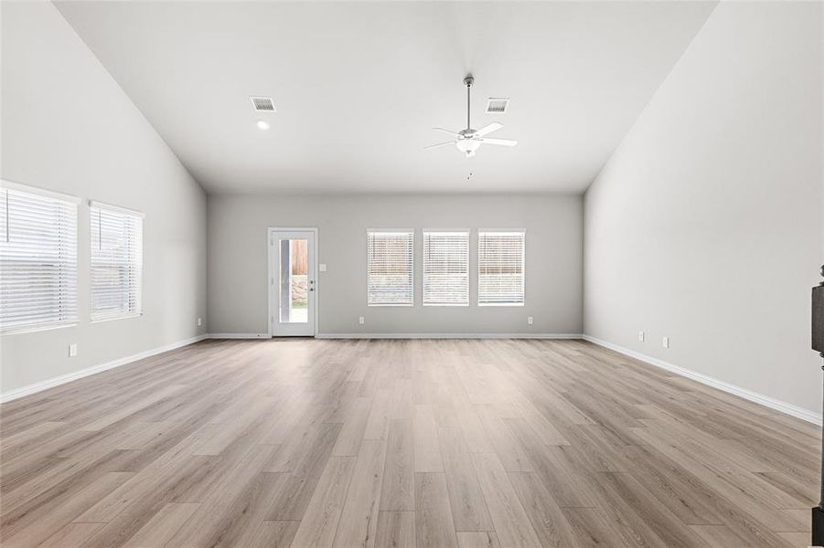 Spacious, unfurnished interior of a new home in Stratton Place, Greenville (Image 30).