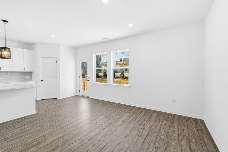 Spacious, unfurnished interior of a new home in Auburn Glen, Dacula (Image 26).