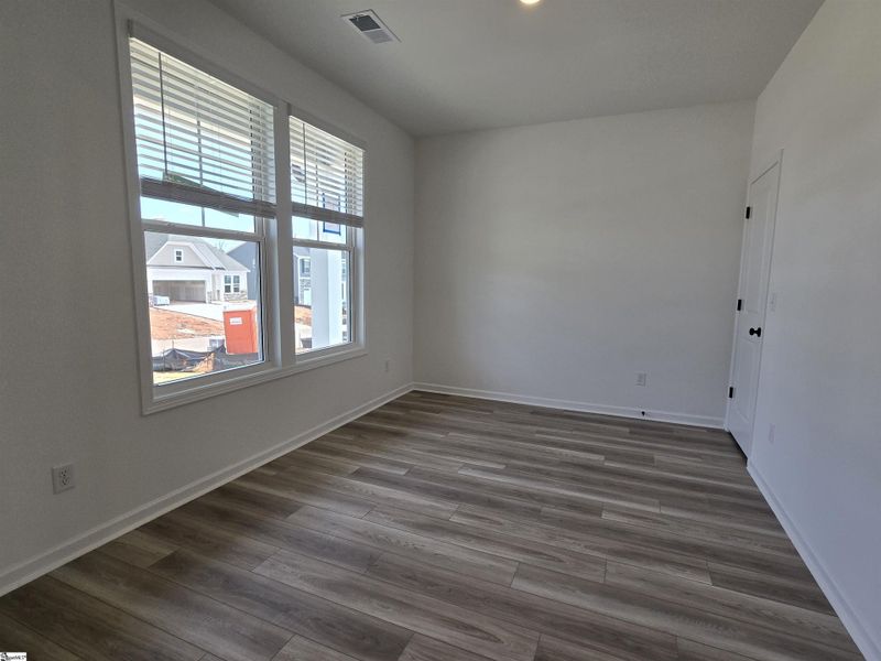 Spacious, unfurnished interior of a new home in Shiloh Trail, Wellford (Image 12).