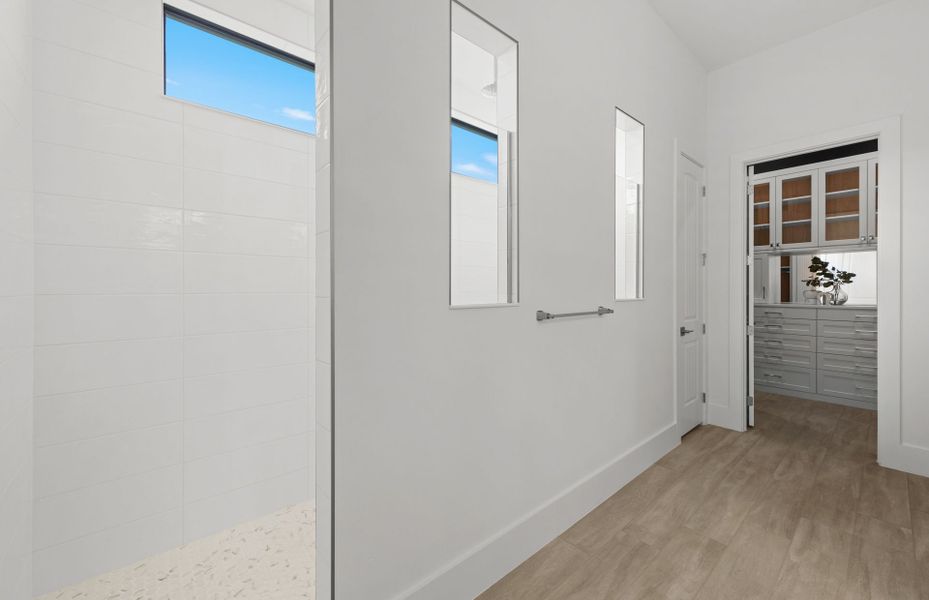 Super walk-in shower option Super walk-in shower option