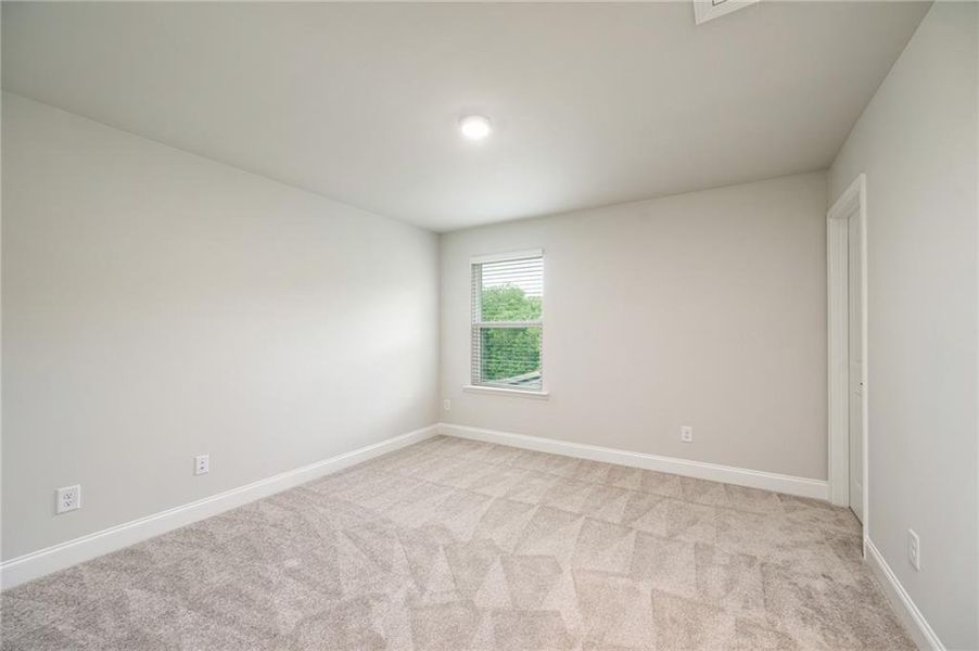 Spacious, unfurnished interior of a new home in Sierra Creek, Hoschton (Image 27). Spacious, unfurnished interior of a new home in Sierra Creek, Hoschton (Image 27).