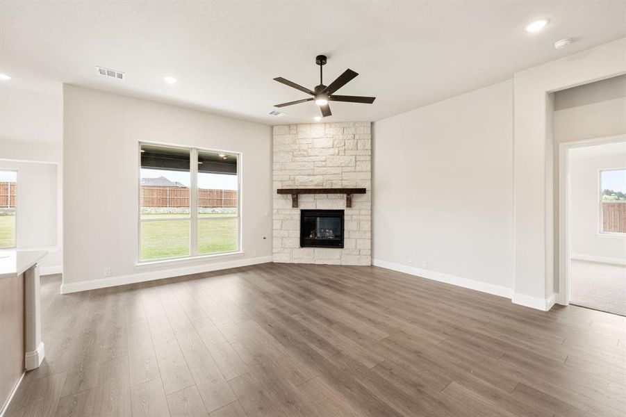 Spacious, unfurnished interior of a new home in Addison Hills, Cedar Hill (Image 30).