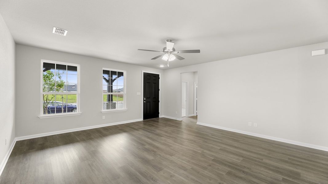 Spacious, unfurnished interior of a new home in Waterscape, Royse City (Image 18).