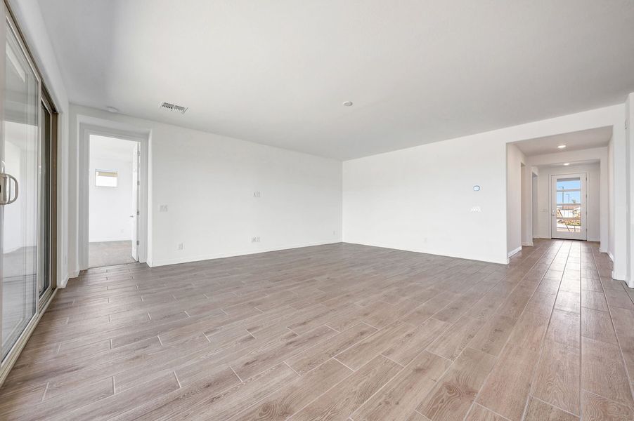 Spacious, unfurnished interior of a new home in Tierra Vistoso, Surprise (Image 13).