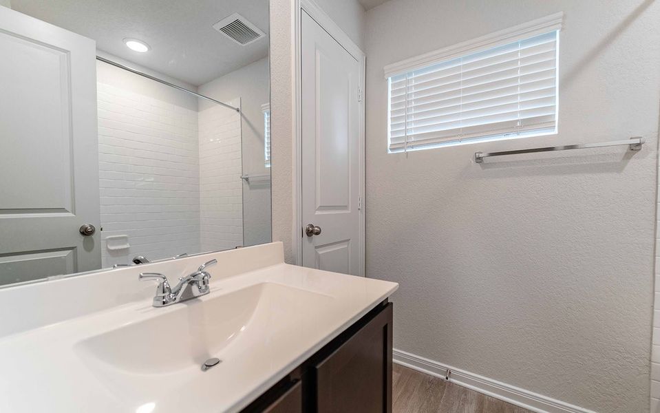 Furnished interior view inside a new home in Hickory Ridge, Elmendorf (Image 7). Furnished interior view inside a new home in Hickory Ridge, Elmendorf (Image 7).