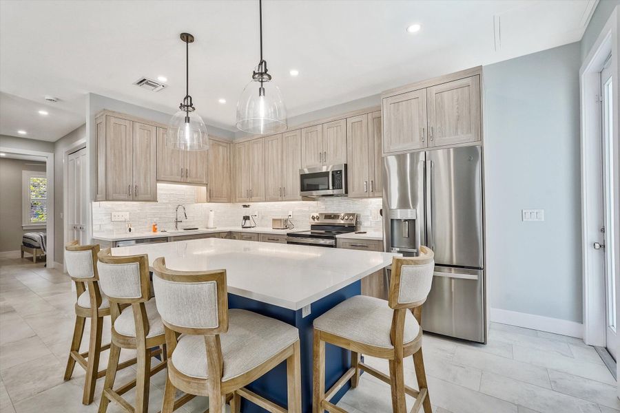 07-425 Hugh Street-7