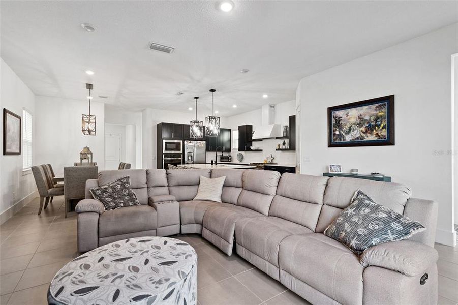 Furnished interior view inside a new home in , Winter Garden (Image 15).