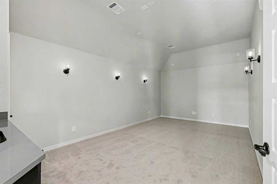Spacious, unfurnished interior of a new home in , Prosper (Image 24).