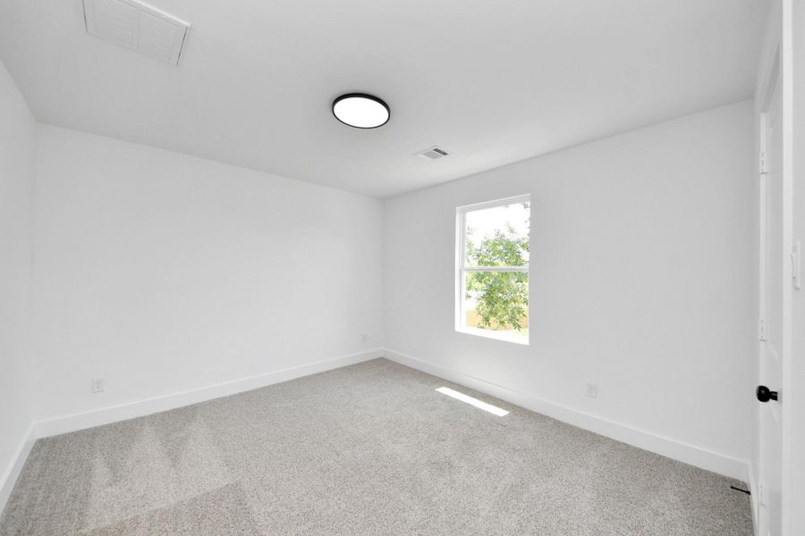 Spacious, unfurnished interior of a new home in , Huffman (Image 24).