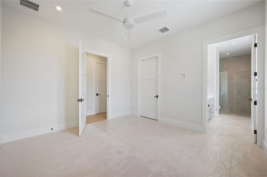 Spacious, unfurnished interior of a new home in , Winter Garden (Image 22). Spacious, unfurnished interior of a new home in , Winter Garden (Image 22).
