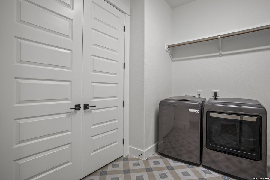 Furnished interior view inside a new home in , Bulverde (Image 40).