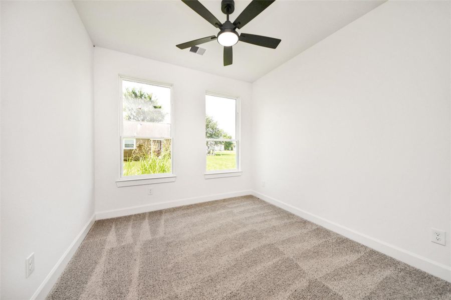 Spacious, unfurnished interior of a new home in , Hempstead (Image 35).