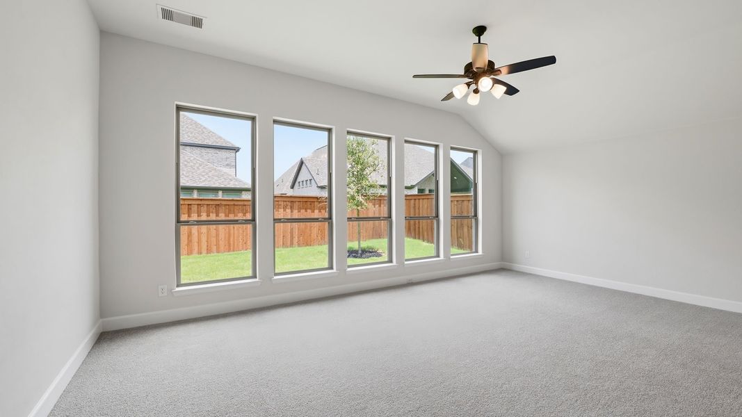 Spacious, unfurnished interior of a new home in Terraces, Rockwall (Image 17).