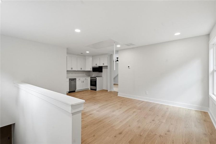 Spacious, unfurnished interior of a new home in , Marietta (Image 35).