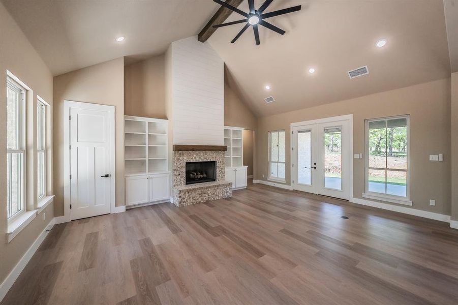 Spacious, unfurnished interior of a new home in , Chico (Image 18).