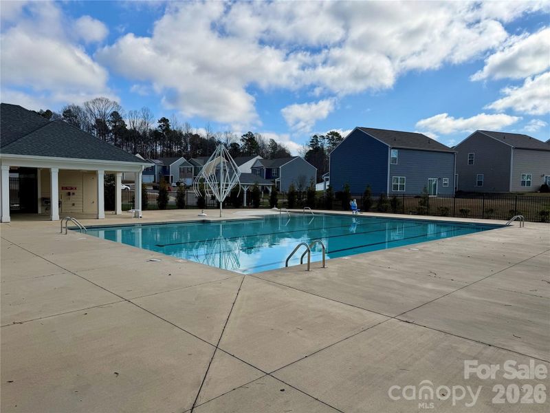 Community amenities in Mills at Long Creek, Dallas (Image 42).