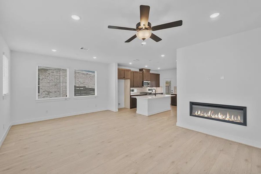 Spacious, unfurnished interior of a new home in Bridgeland Courtyard, Cypress (Image 11).