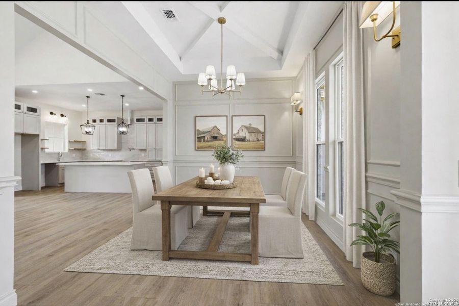 Furnished interior view inside a new home in , Bandera (Image 12).