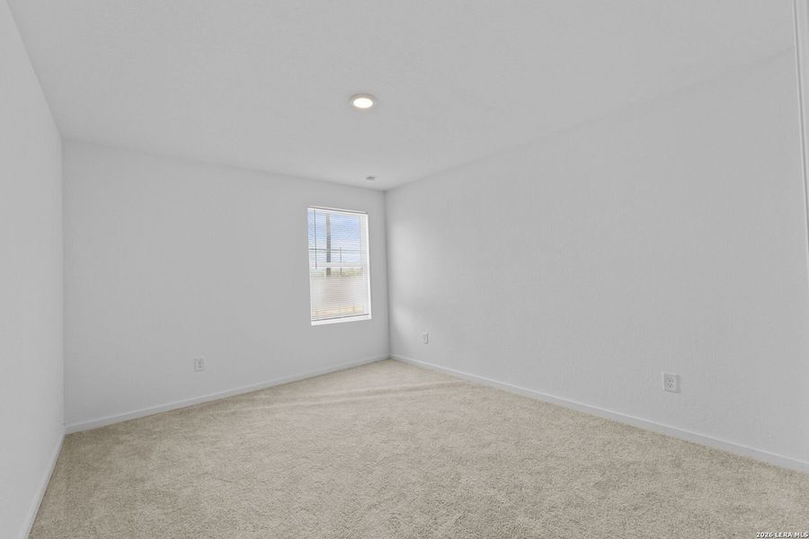 Spacious, unfurnished interior of a new home in Spring Grove, San Antonio (Image 10).