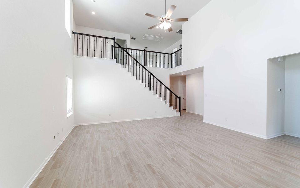 Spacious, unfurnished interior of a new home in Swenson Heights, Seguin (Image 21).