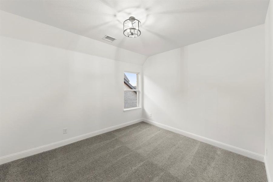 22. 2105 Clairmount - Bed 3