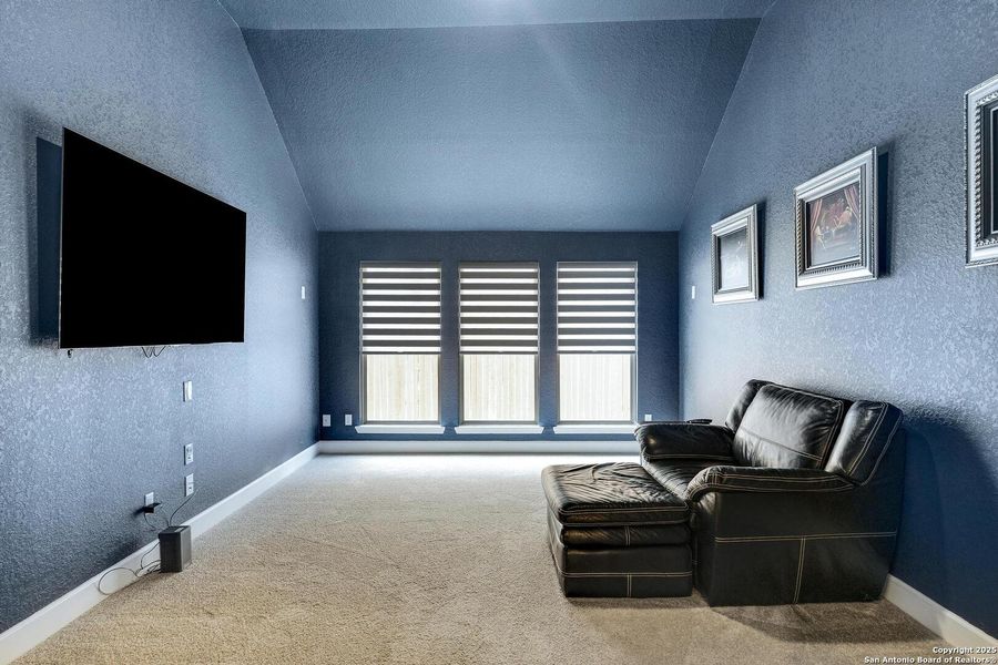 Furnished interior view inside a new home in Balcones Creek 70', Boerne (Image 34).