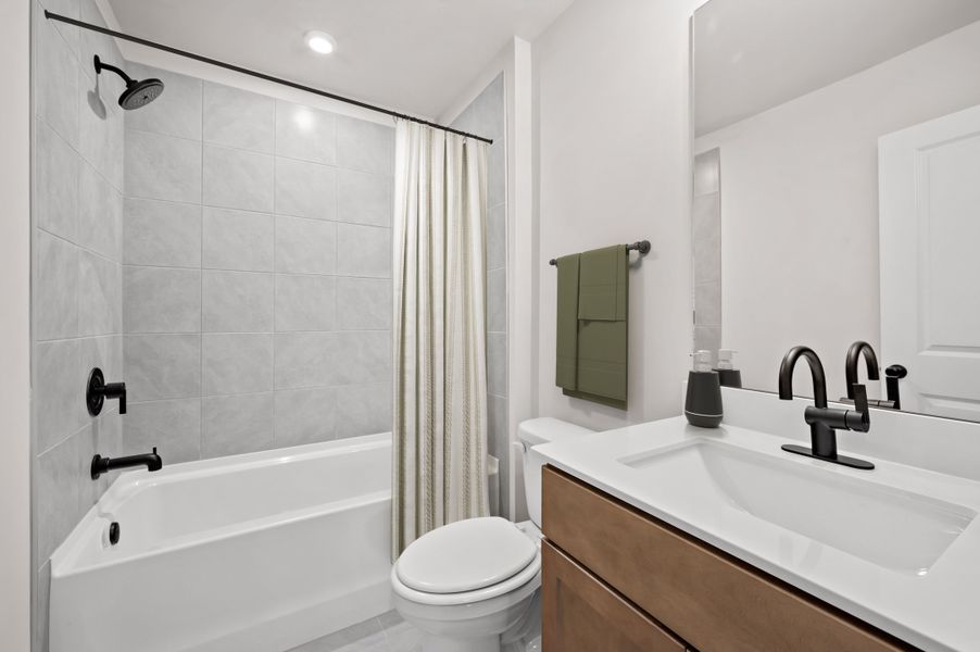 Representative furnished interior of a home built from the Brookwood by Beazer Homes in Cambridge at Steels Bridge, Canton (Image 13).