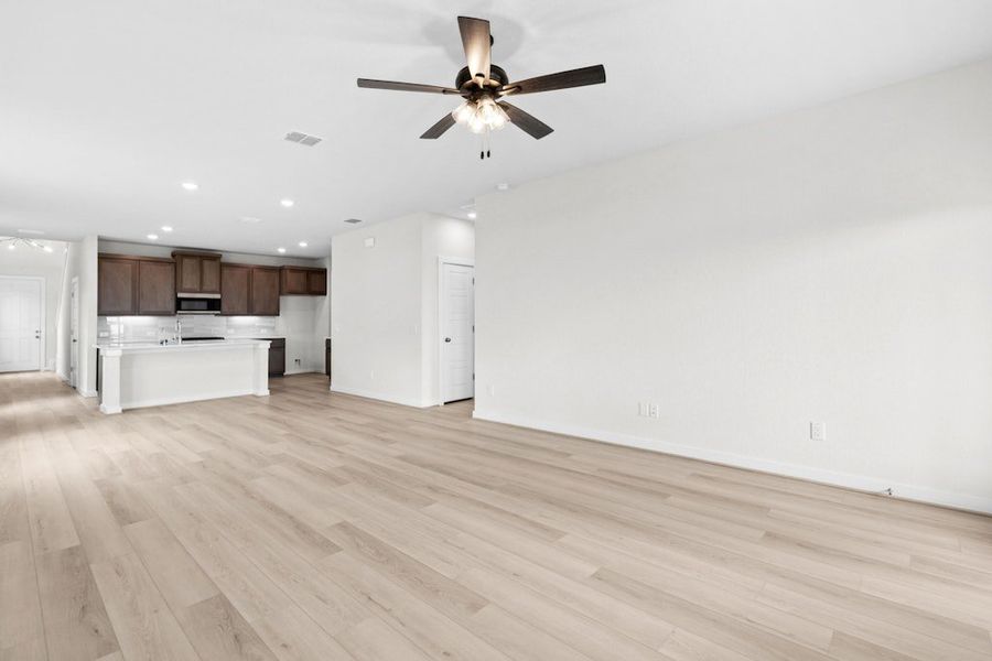 Spacious, unfurnished interior of a new home in Willowbrook, New Braunfels (Image 17). Spacious, unfurnished interior of a new home in Willowbrook, New Braunfels (Image 17).