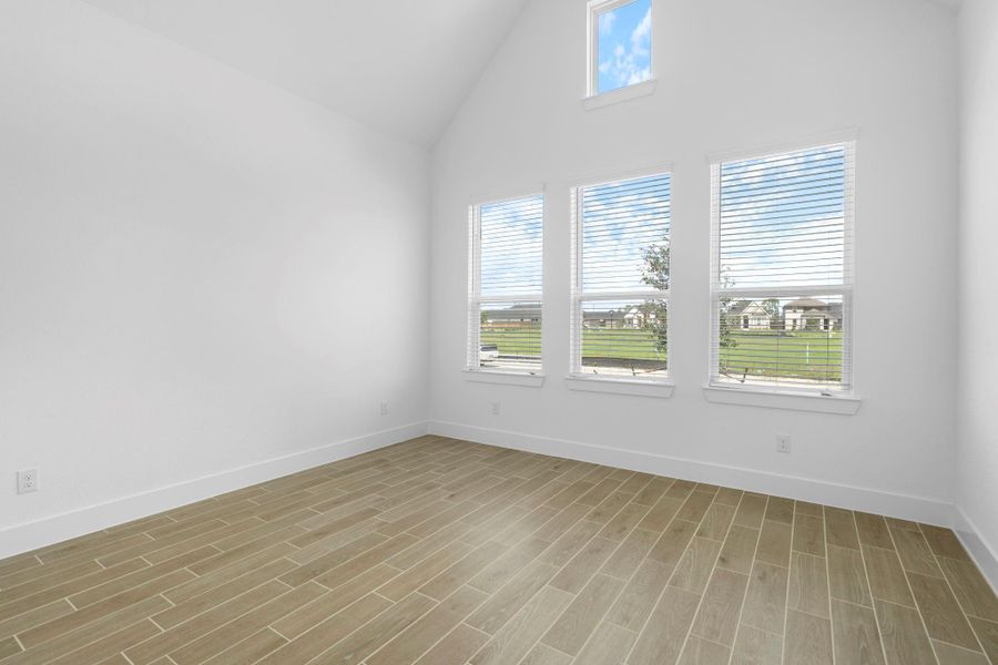 Spacious, unfurnished interior of a new home in Riceland, Mont Belvieu (Image 21).