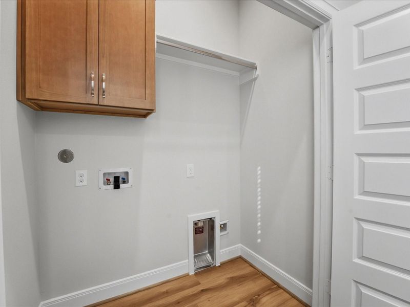 Spacious, unfurnished interior of a new home in The Corner At Buffalo Pointe, Houston (Image 20). Spacious, unfurnished interior of a new home in The Corner At Buffalo Pointe, Houston (Image 20).