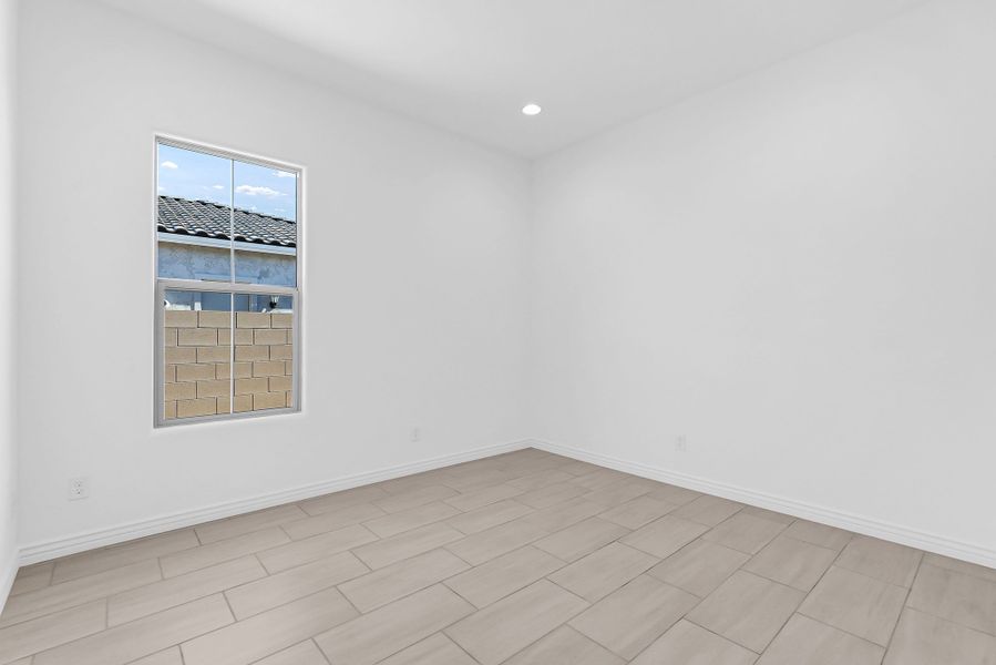 Spacious, unfurnished interior of a new home in Aloravita South, Peoria (Image 38).